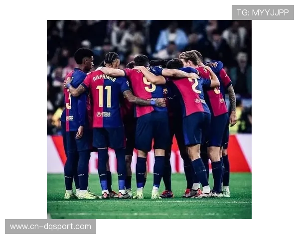 桑坦德竞技国王杯向巴萨列队致敬,延续传统仪式 桑坦德竞技国王杯向巴萨列队致敬,延续传统仪式