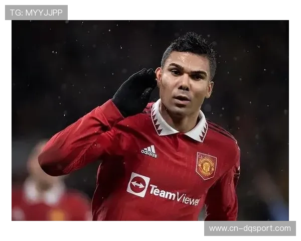 老将卡塞米罗被踩后坚持比赛,展现队长担当 老将卡塞米罗被踩后坚持比赛,展现队长担当